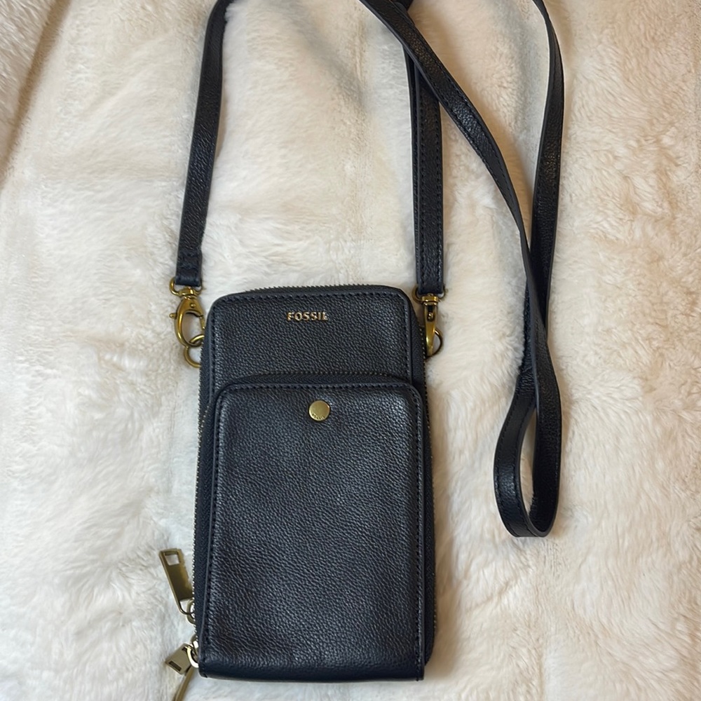 Fossil crossbody wallet